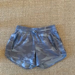 athleta girl gray camo shorts